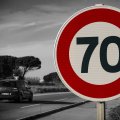 2022-től jön az automatikus sebességkorlát