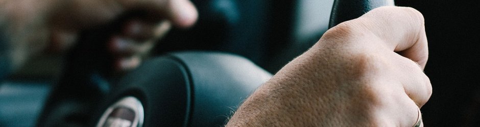 Az autósok többsége engedné, hogy a biztosítók nyomon kövessék a vezetési szokásait